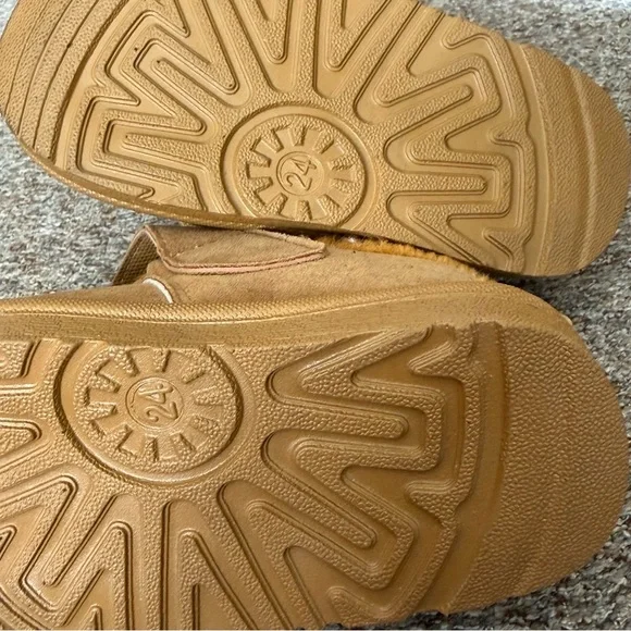 Toddler Girls Snow Boots Non-Slip Rubber Fleece Lined Low-Top with Closure Sz 6 - Picture 14 of 15